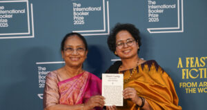 Индийската писателка Бану Муштак спечели Международната награда "Букър" за книгата "Сърце лампа”