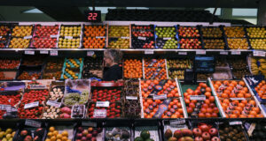 Испанските продажби на дребно нарастват с по-бърз темп през април