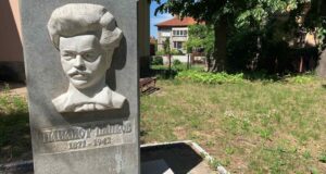 Панайот Пипков паметник