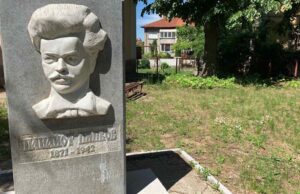 Панайот Пипков паметник