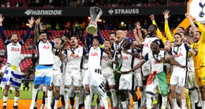 Капитанът на Тотнъм Хюн-мин Сон остана без медал след успеха в Лига Европа