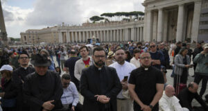 Кардиналите във Ватикана гласуват втори ден за нов папа