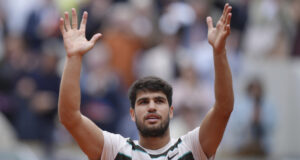 Карлос Алкарас започна защитата на титлата си на "Ролан Гарос" с успех в три сета, четвъртият в света Тейлър Фриц отпадна на старта