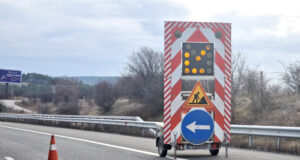 Катастрофа затруднява движението на магистрала "Струма" в посока Симитли