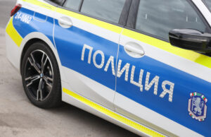 Катастрофа между товарен автомобил и трактор затруднява движението по международния път за граничен пункт "Лесово"