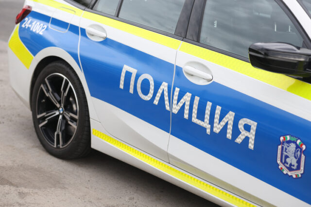 Катастрофа между товарен автомобил и трактор затруднява движението по международния път за граничен пункт "Лесово"