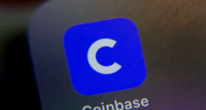 Кибер престъпници са откраднали клиентска информация и искат откуп за нея, обяви крипроплатформата "Койнбейс"