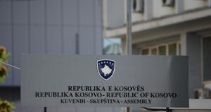 Косовският парламент не успя да избере председател и след 18-ото гласуване