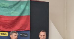 Красимир Балъков поиска членска карта с номер 10, както и номер 8 за Христо Стоичков на откриването на фенклуба на националния отбор по футбол