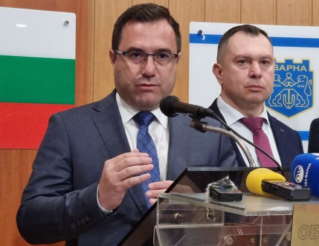 Либерализацията на пазара на електроенергия за битовите потребители се отлага за неопределено време, съобщи председателят на КЕВР във Варна