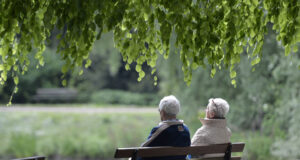 Малко над 45 на сто от гражданите между 50 и 74-годишна възраст в ЕС са получавали пенсия през 2023 г., по данни на Евростат