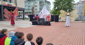 Международният фестивал за спектакли за деца „Вълшебната завеса“ беше открит в Търговище