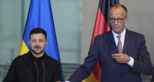 Германският канцлер Фридрих Мерц говори на съвместна пресконференция с украинския президент Володимир Зеленски в Берлин