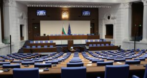 Парламентът прие на първо четене промени, с които НЗОК ще има двама подуправители и отхвърли SMS известията за извършени медицински дейности