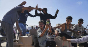 Най-малко 47 души бяха ранени, докато се опитвали да получат храна от пунктове за хуманитарни помощи в Газа, съобщи ООН