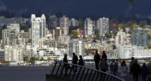 Нивото на безработицата в Канада скача до 6,9 на сто през април