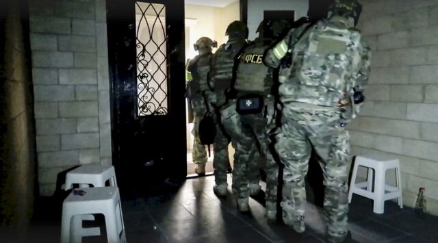 ОБНОВЕНА
                                                                                                Двама полицаи бяха убити в Дагестан