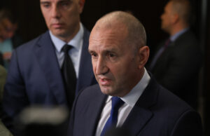 Опитите да бъда атакуван с това, че съм обнародвал закона за еврото са плоска манипулация, защото в него няма никакви дати, каза Румен Радев