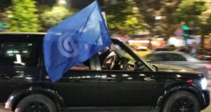 Основната опозиционна партия в Албания и коалиционните ѝ партньори закриха предизборната си кампания преди парламентарния вот в неделя