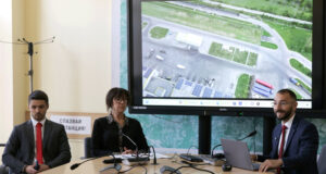 Отпадъкът, който се приема от сивите кофи в София не се преработва, а се заравя директно на сметището, каза Антон Хекимян от ГЕРБ-СДС