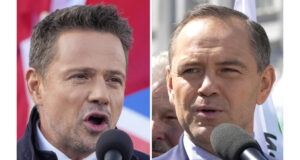 Рафал Тшасковски (вляво) и Карол Навроцки