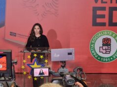ПАРЛАМЕНТАРНИ ИЗБОРИ В АЛБАНИЯ
                                                                                                Управляващата партия в Албания нарече "произволно и грешно" решението на ЦИК за публикуване на резултатите от машинния вот утре