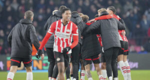 ПСВ Айндховен спечели титлата в Нидерландия; Християн Петров реализира попадение за Хееренвеен срещу Фейенорд и Пламен Андреев