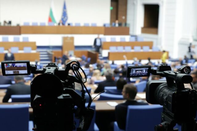Парламентът удължи работното си време до избор на председател, заместник-председател и членове на Комисията за защита от дискриминация