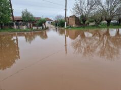 Пороен дъжд е наводнил имоти в селата Лехчево и Кобиляк в община Бойчиновци, където наскоро имаше наводнение
