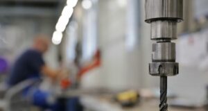 Предприятия в Петрич отварят врати за ученици днес в "Нощ на индустрията"