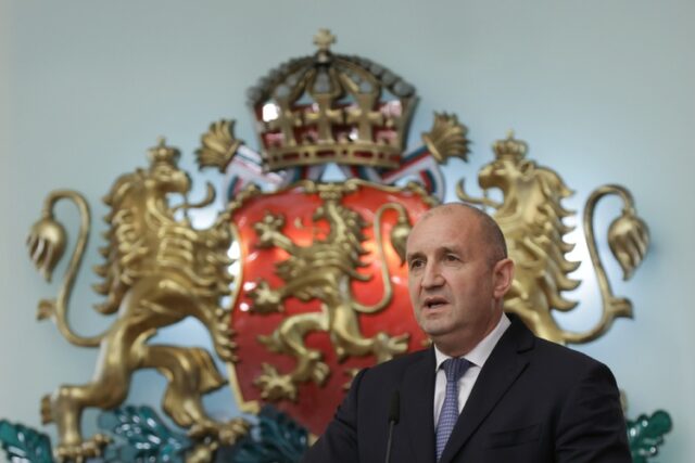 Президентът Румен Радев ще удостои с държавни отличия дейци на културата и науката