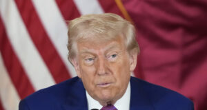 Президентът на САЩ Доналд Тръмп поиска от най-голямата търговска верига в страната да "погълне" по-високите мита и да не вдига цените