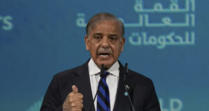 Премиерът на Пакистан провъзгласи "победа" над Индия в обръщение към нацията