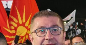 Премиерът на Северна Македония ще представи на председателя на Европейския съвет позицията на Скопие по конституционните промени