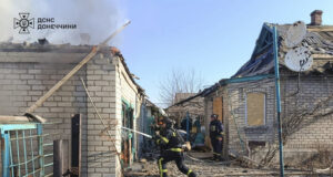 При руски въздушен обстрел загина един цивилен и още 13 души са ранени в украинската Донецка област