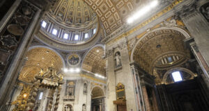 Литургия в базиликата "Свети Петър" във Ватикана, 4 май 2025 година.