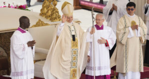 РАЗШИРЕНА
                                                                                                Папа Лъв XIV насърчи единството и разкритикува остро злоупотребата с власт по време на интронизацията си