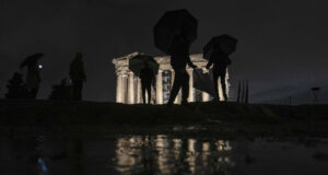 Разследване заради танци на пилон в исторически дворец на о. Корфу