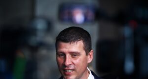 Решението за връщането на предложението за провеждане на референдум за еврото е на Бойко Борисов и Делян Пеевски, смята Ивелин Михайлов