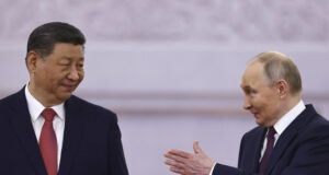 Руският президент Владимир Путин и китайският му колега Си Цзинпин на днешната им среща в Москва.