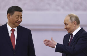 Руският президент Владимир Путин и китайският му колега Си Цзинпин на днешната им среща в Москва.