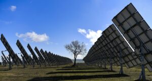 След спирането на тока в Испания съмненията във възобновяемата енергия се завръщат