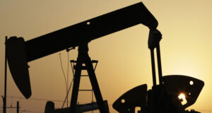 Страни от ОПЕК+ се споразумяха за увеличение на производството на петрол през юли с 411 000 барела на ден