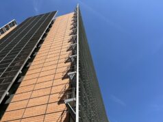 Страните от ЕС може да достигнат разходи за отбрана до 3 на сто от БВП с прилагане на временните изключения от бюджетните правила, според ЕК