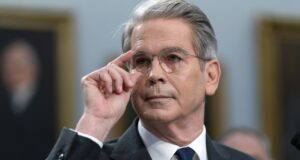 Търговските преговори между Вашингтон и Пекин са стигнали до "задънена улица", каза американският финансов министър