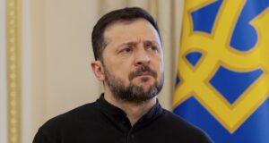 Украинският президент Володимир Зеленски съобщи, че е разговарял по телефона с българския премиер Росен Желязков