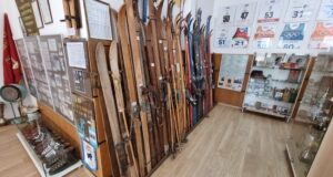 Фабриката за ски в Чепеларе отбелязва 50-годишнина
                                                                                                 Разкази за началото на купа „Чепеларе“ бяха възкресени на тържество за 50-ата годишнина на фабриката за ски в родопския град