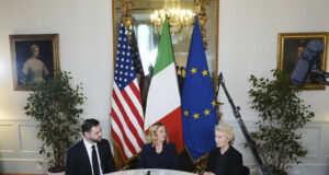 Фон дер Лайен и Ванс обсъдиха митата по време на среща в Рим