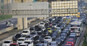 Шофьорите в Истанбул са прекарали 105 часа в задръствания миналата година, сочи проучване