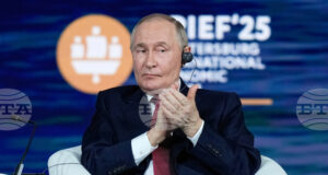 ОБНОВЕНА
                                                                                                Владимир Путин: Слуховете за смъртта на руската икономика са силно преувеличени